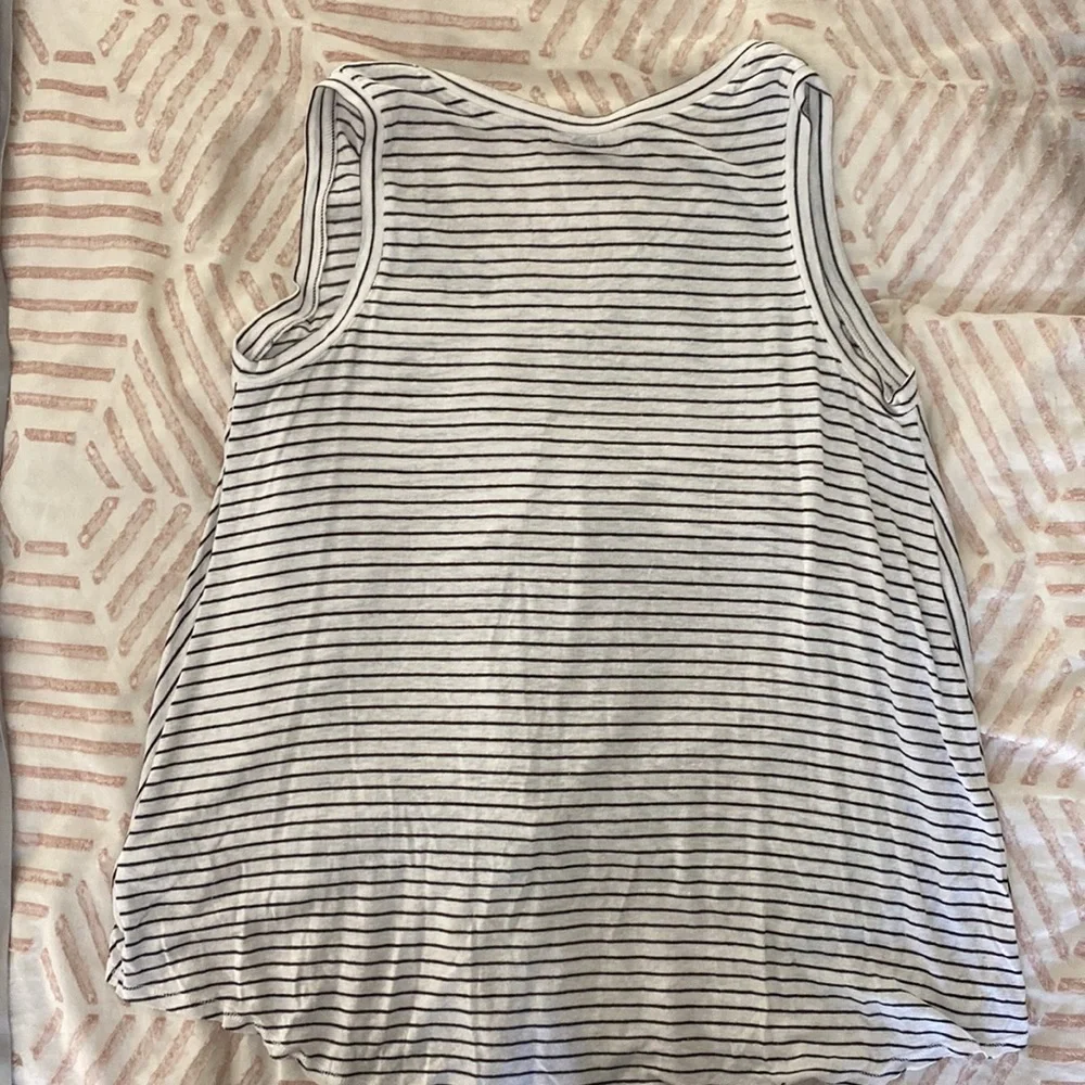 Universal Thread tank - Picture 2 of 3